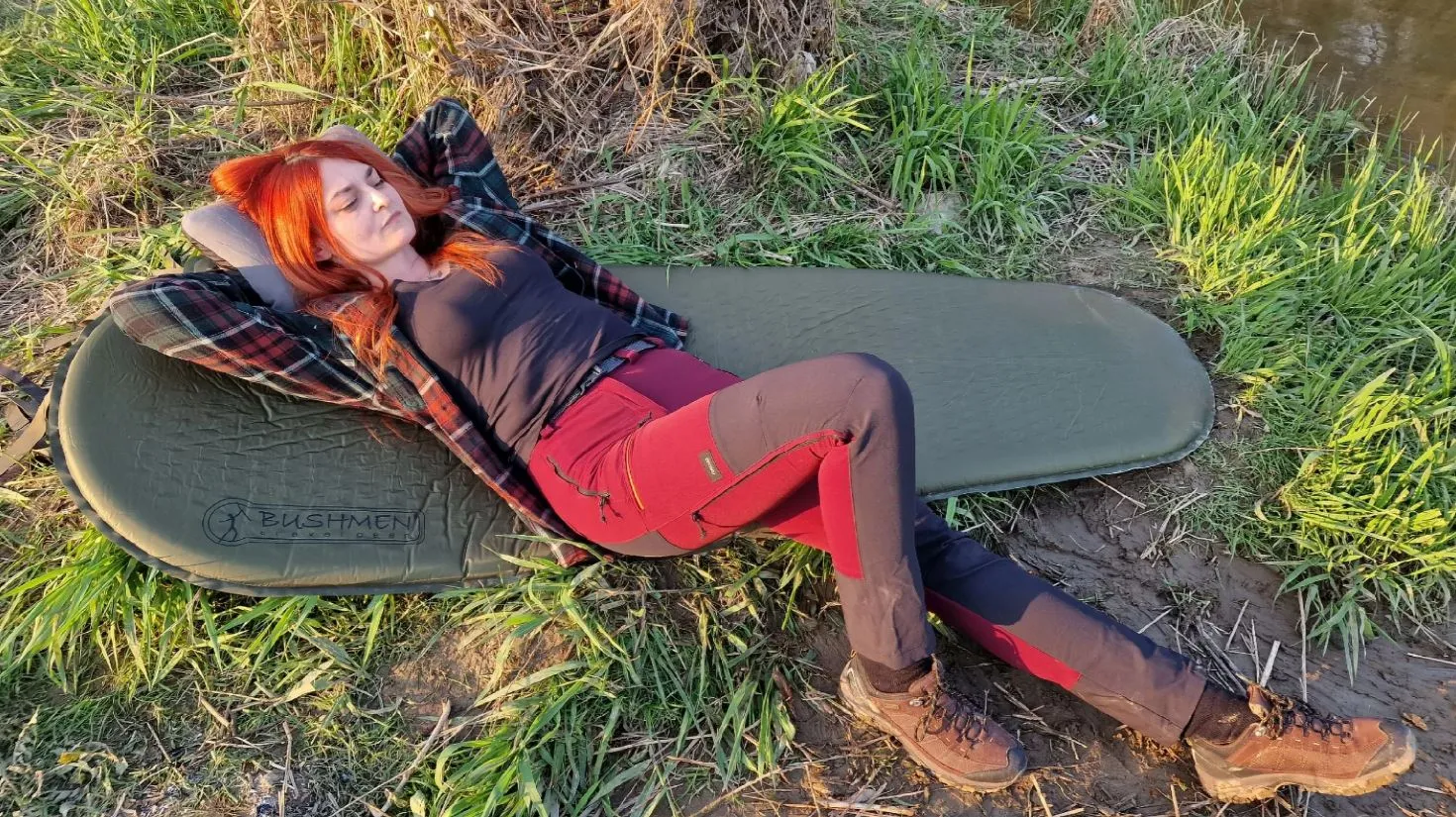 Bushmen FIT 800 Self-inflating camping mat – large, comfortable & light, Comfort down to -4C = R-Value 3,1