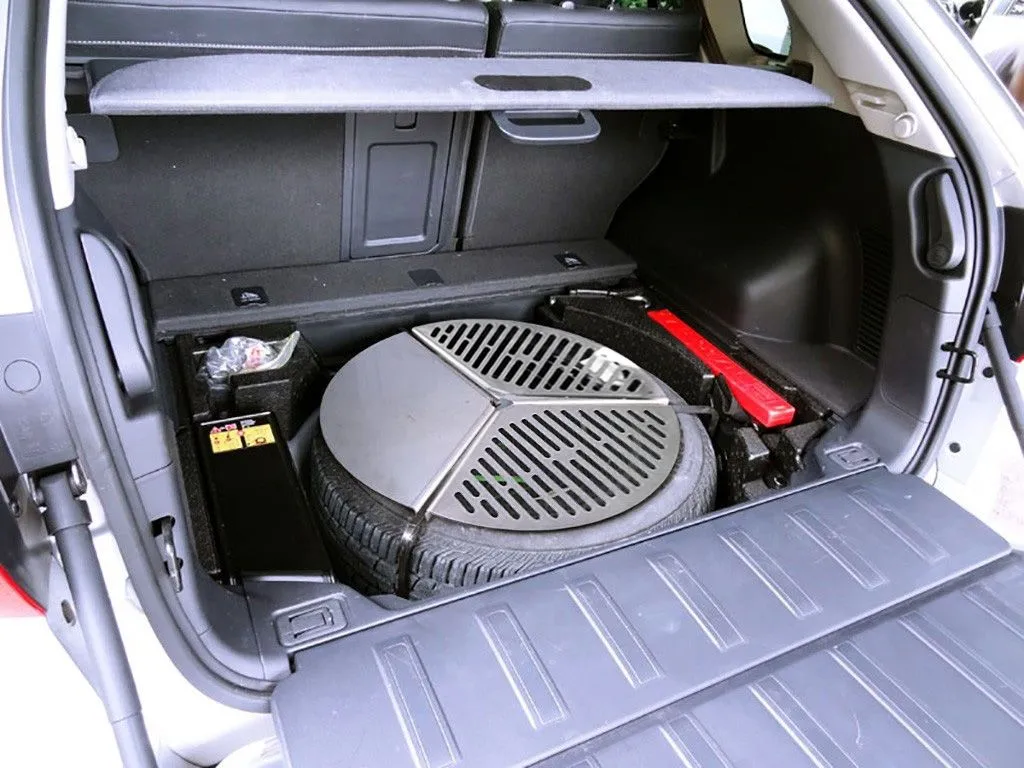 Front Runner BBQ Grate/ Braai stored / mounted to Spare Tyre