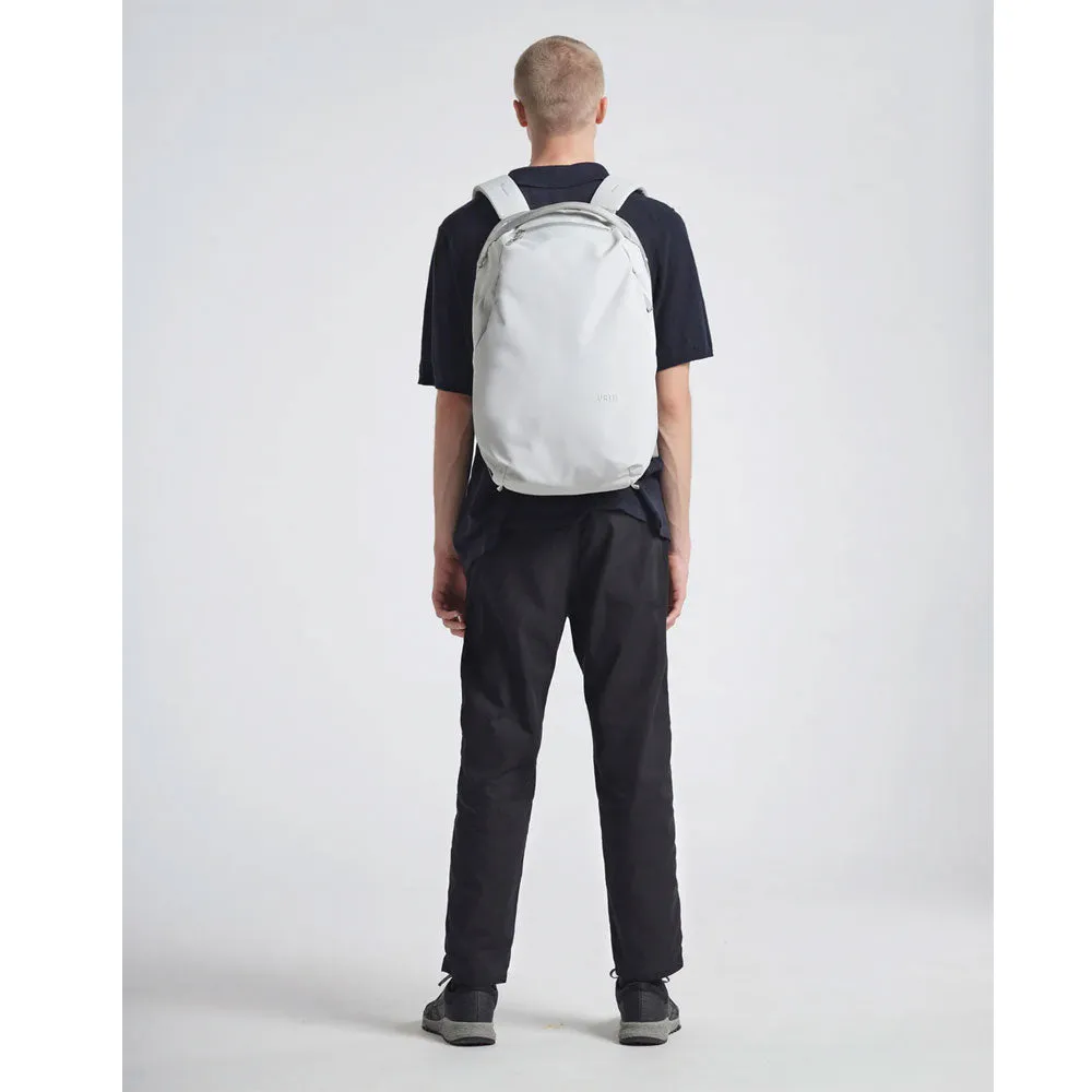 Urth : Norite 24L Backpack  : Ash Grey